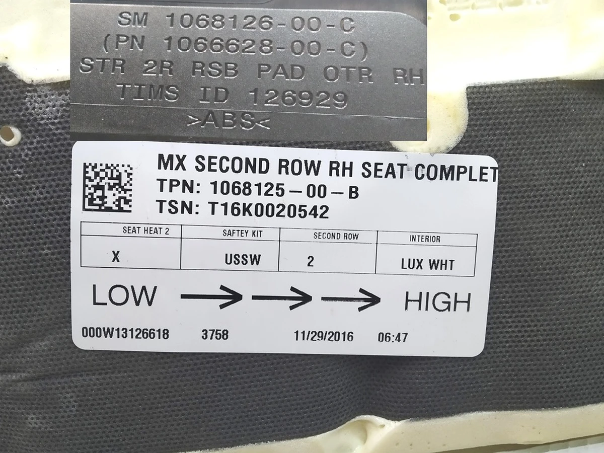 10 Спинка сидіння 2-го ряду LUX ULTRA WHITE з пінним наповненням права 1068126 Tesla Model X 1076089