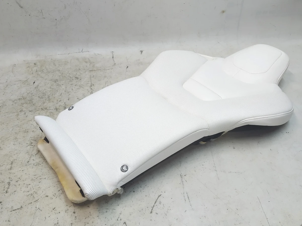 10 Спинка сидіння 2-го ряду LUX ULTRA WHITE з пінним наповненням права 1068126 Tesla Model X 1076089