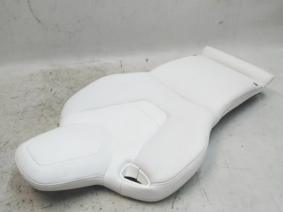 10 Спинка сидіння 2-го ряду LUX ULTRA WHITE з пінним наповненням права 1068126 Tesla Model X 1076089