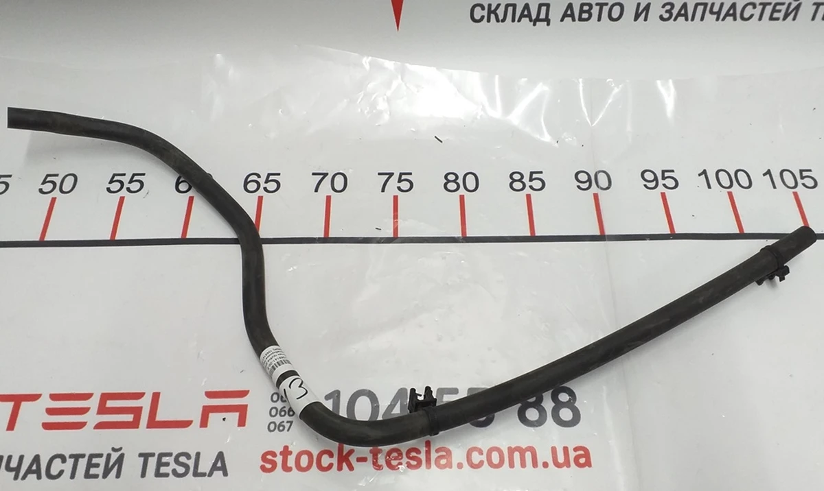 Вторичная трубка диффузора воздухозаборника под фильтр (правая) Tesla model S REST 1068141-00-B