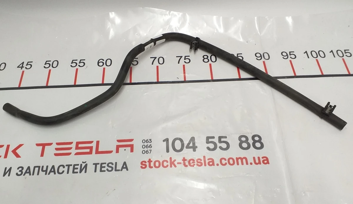 Вторичная трубка диффузора воздухозаборника под фильтр (правая) Tesla model S REST 1068141-00-B