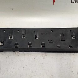 8 Кронштейн роз'єму електропроводки 3 ряди сидінь лівий Tesla model X 1068161-00-A