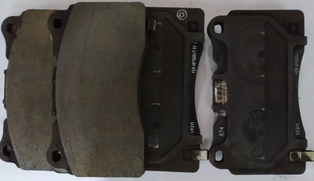 7 Колодки передні гальмові (комплект 4 штуки, залишок 7мм) Tesla model X 1068330-00-B