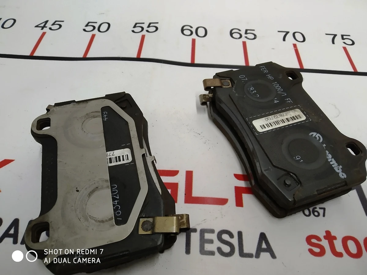 3 Brake pads rear BREMBO (set of 4 pieces) Tesla model S, model S REST, model X 1068331-00-B