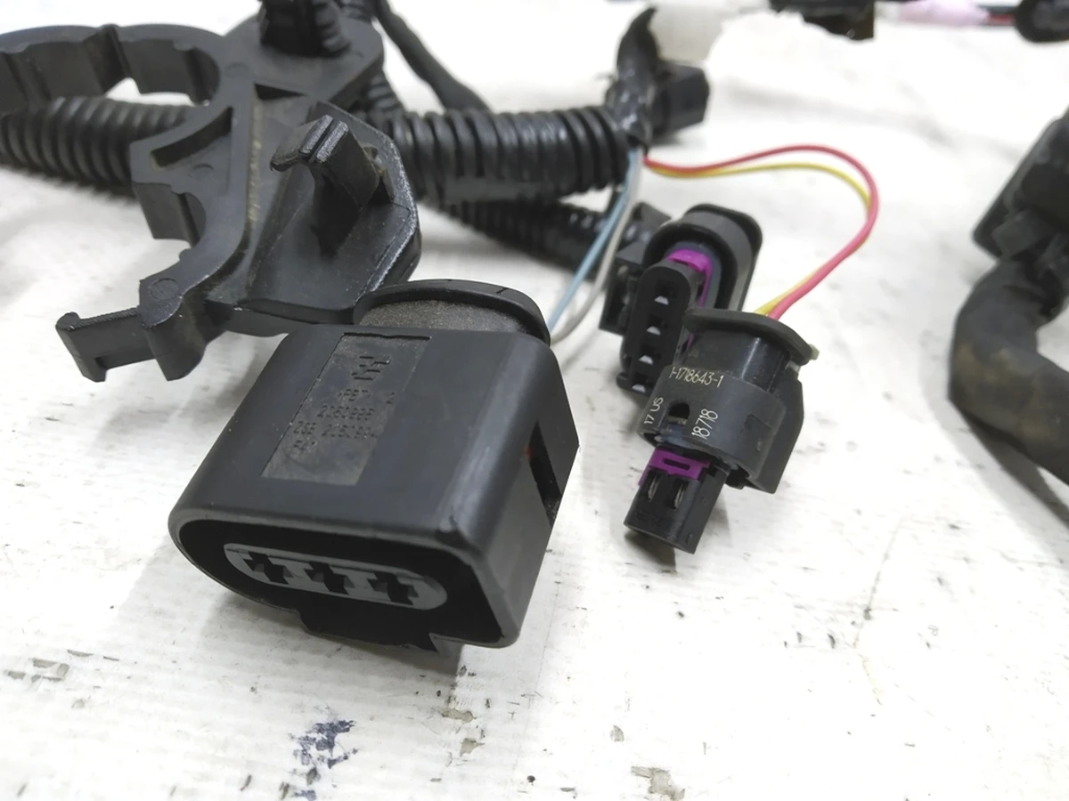 1 Электропроводка батареи 12V Tesla model 3 1068767-00-G