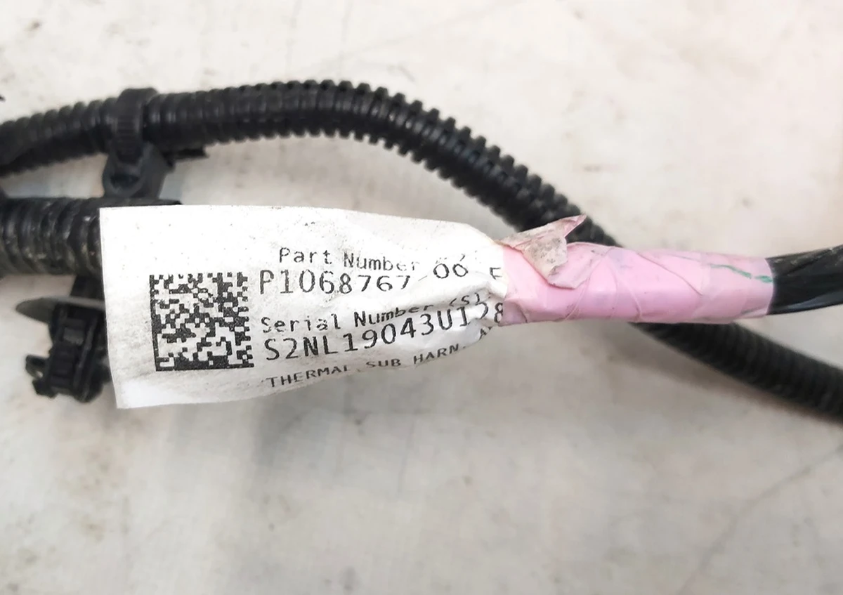 1 Електропроводка батареї 12V зі слідами окиснення Tesla model 3 1068767-00-G