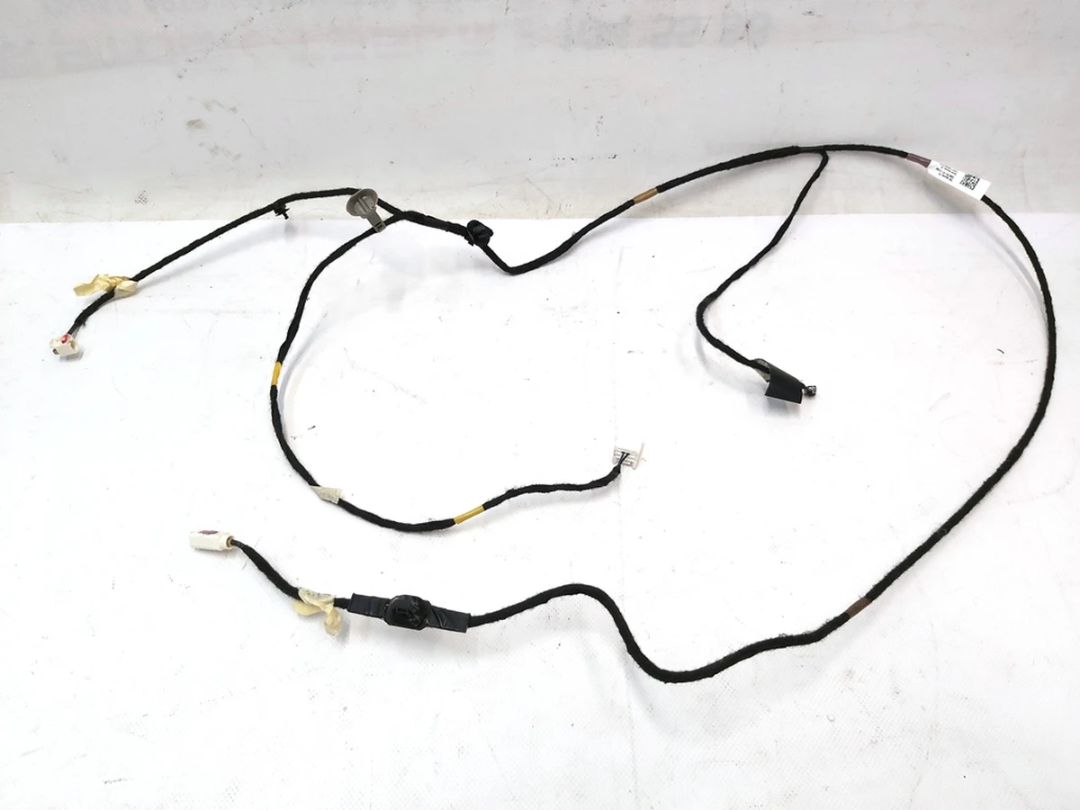 1 Электропроводка полки багажного отсека верхней Tesla model 3 1068770-00-E