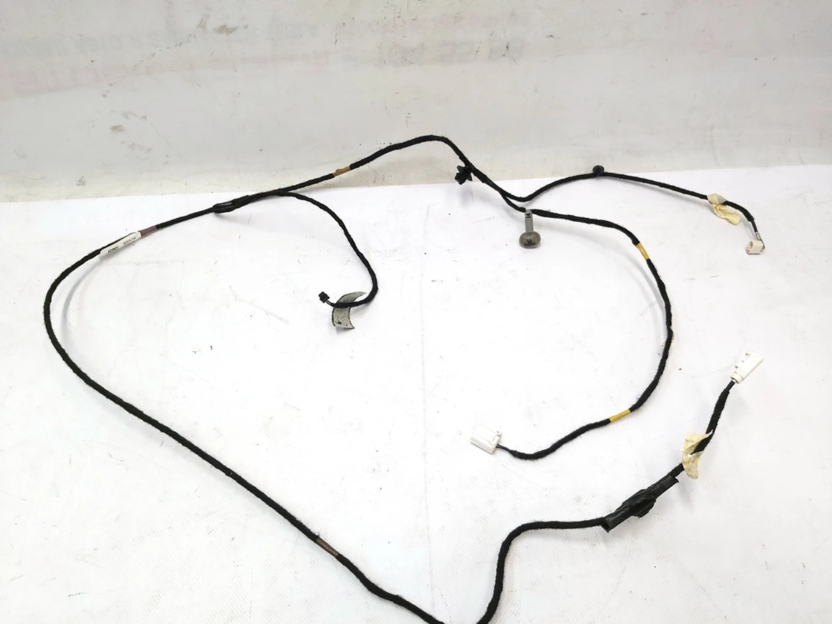 1 Электропроводка полки багажного отсека верхней Tesla model 3 1068770-00-E