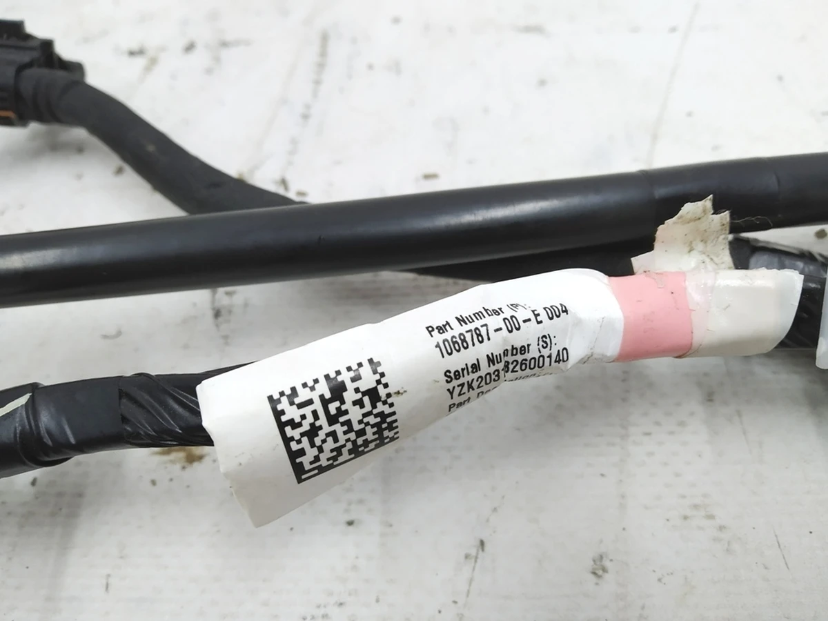 1 Електропроводка камери і GPS модуля лобового скла Tesla model 3 1068787-00-E