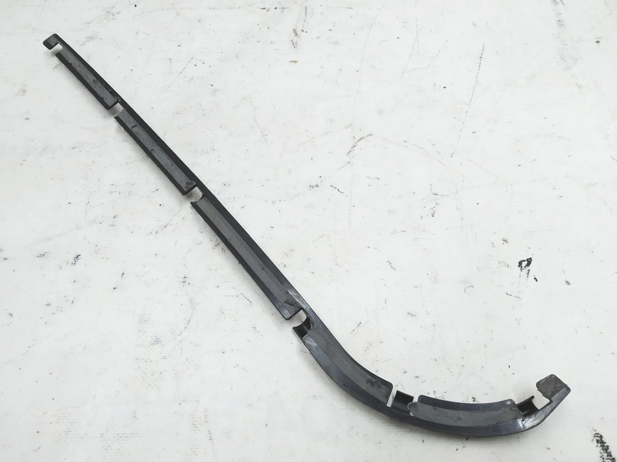 1 Крепление электропроводки камеры и GPS модуля лобового стекла Tesla model 3 1068787-00-E