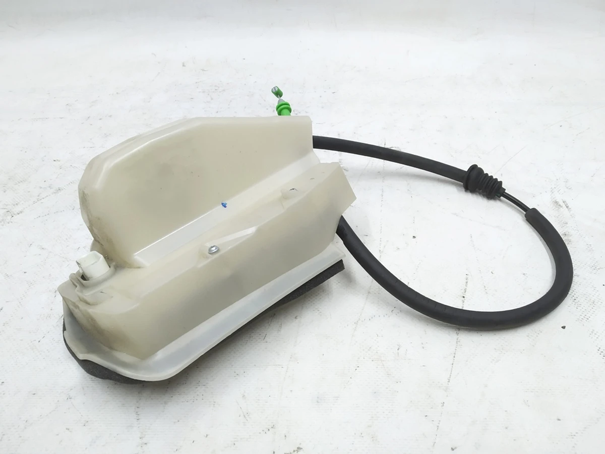 1 Замок дверей передньої правої у зборі Tesla model 3 1068963-00-M