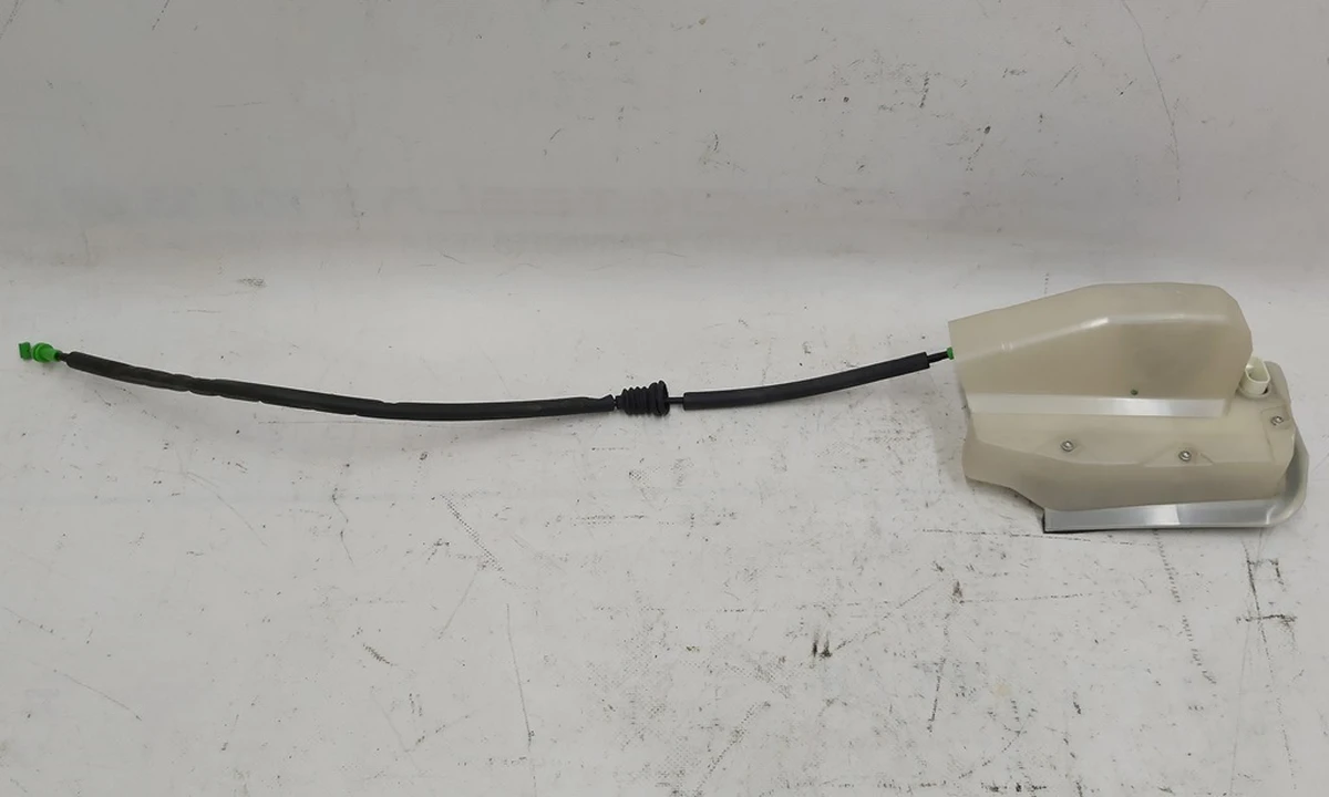 1 Замок двери передней левой в сборе с тросиком Tesla model 3 1068964-00-M