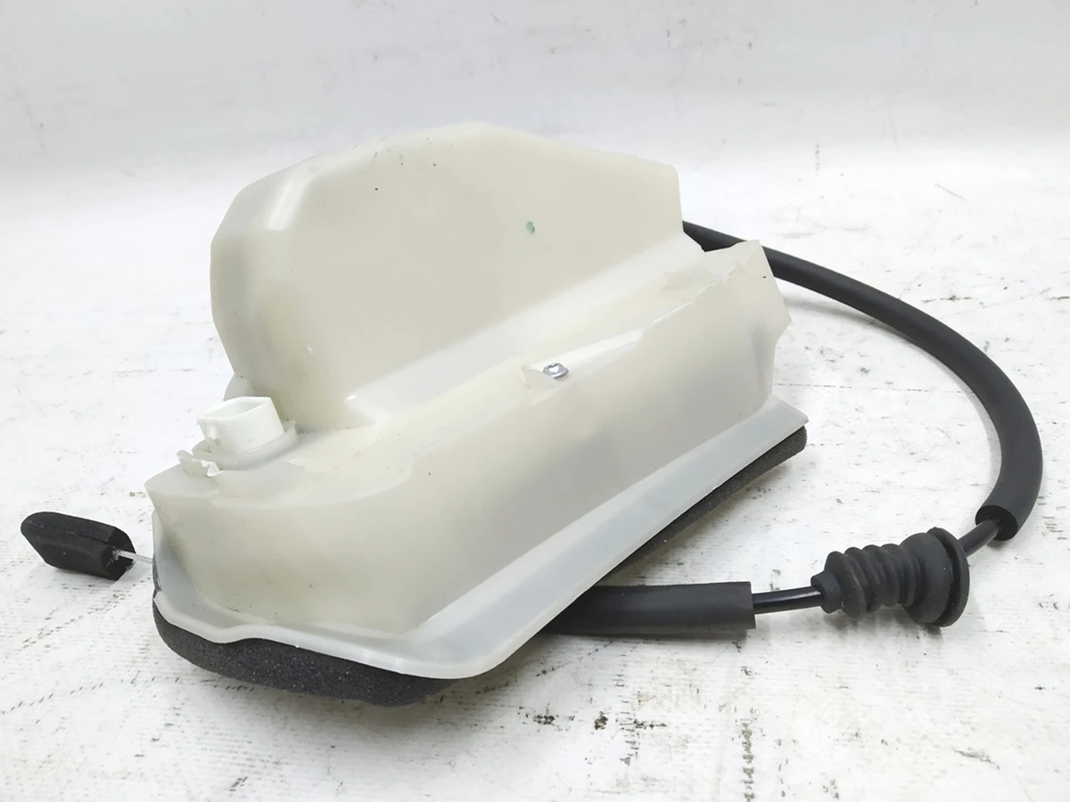 1 Замок двери задней правой Tesla model 3 1068969-00-M