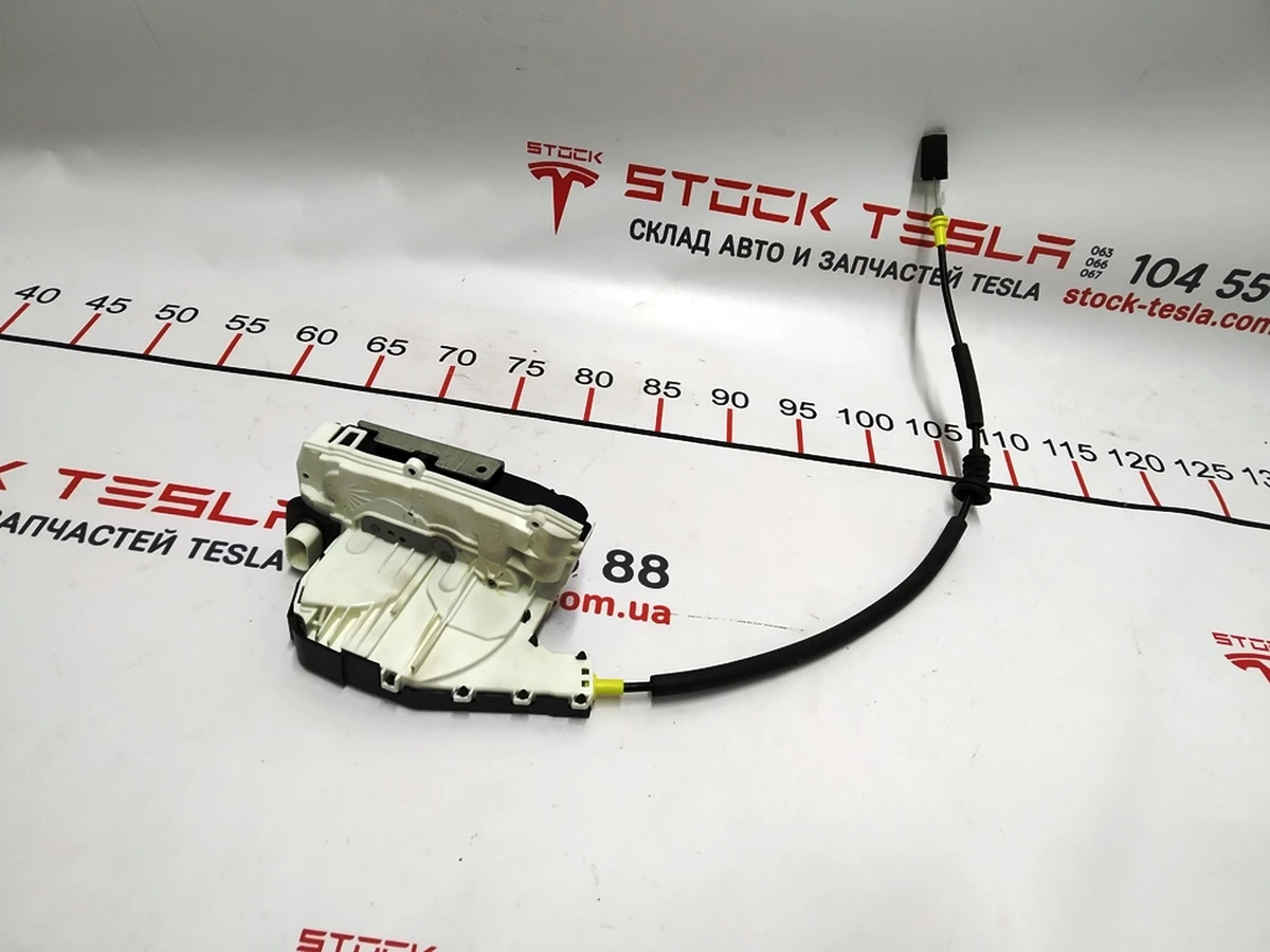 1 Замок двери задней левой Tesla model 3 1068970-00-M