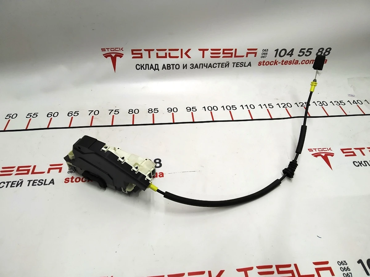 1 Замок двери задней левой Tesla model 3 1068970-00-M