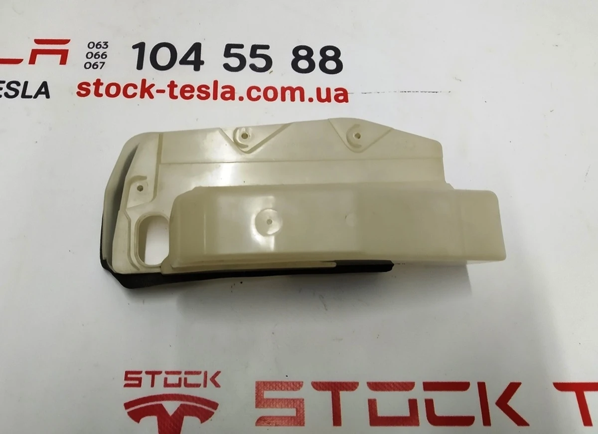 Door lock cover rear left Tesla model 3 1068970-00-M