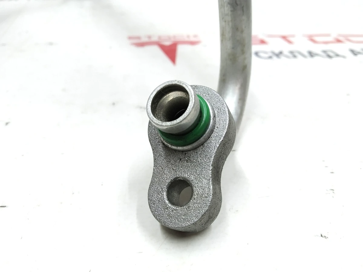 Концевик трубопровода системы кондиционирования Tesla model S REST 1069093-00-C