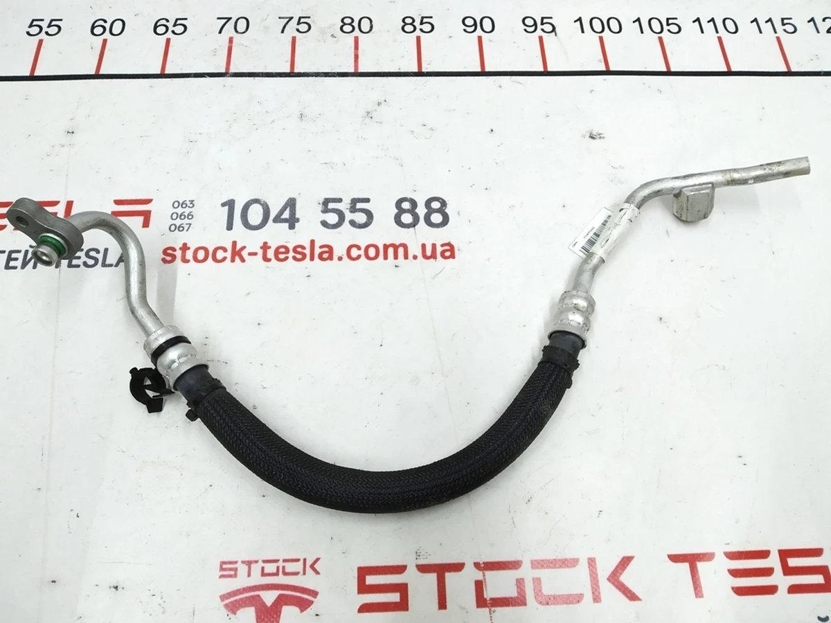Концевик трубопровода системы кондиционирования Tesla model S REST 1069093-00-C
