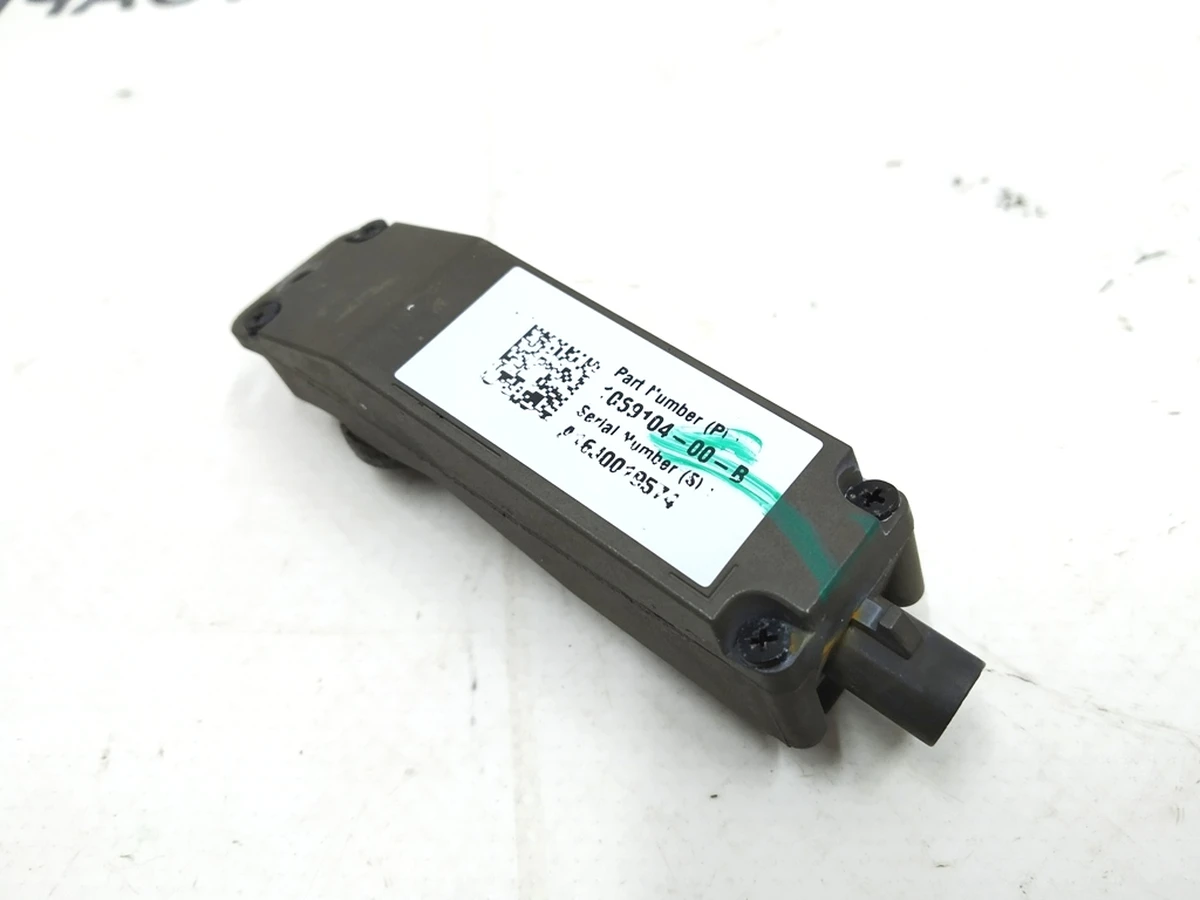 7 Pillar-B camera outdoor Tesla model S REST 1069104-00-C