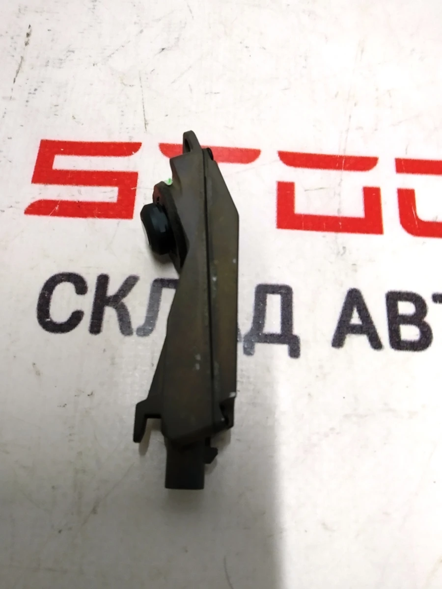 1 Камера стійки-B зовнішня Model S REST, Model X 1069104-00-D