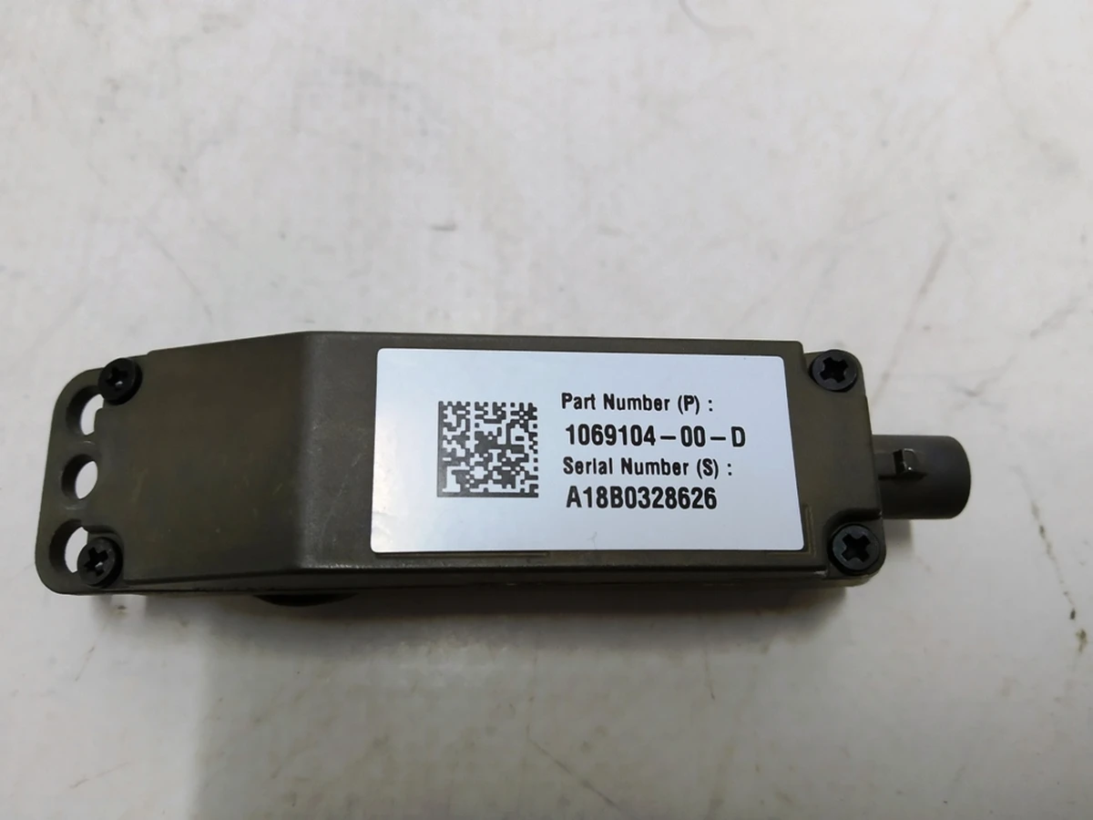 1 Камера стійки-B зовнішня Model S REST, Model X 1069104-00-D