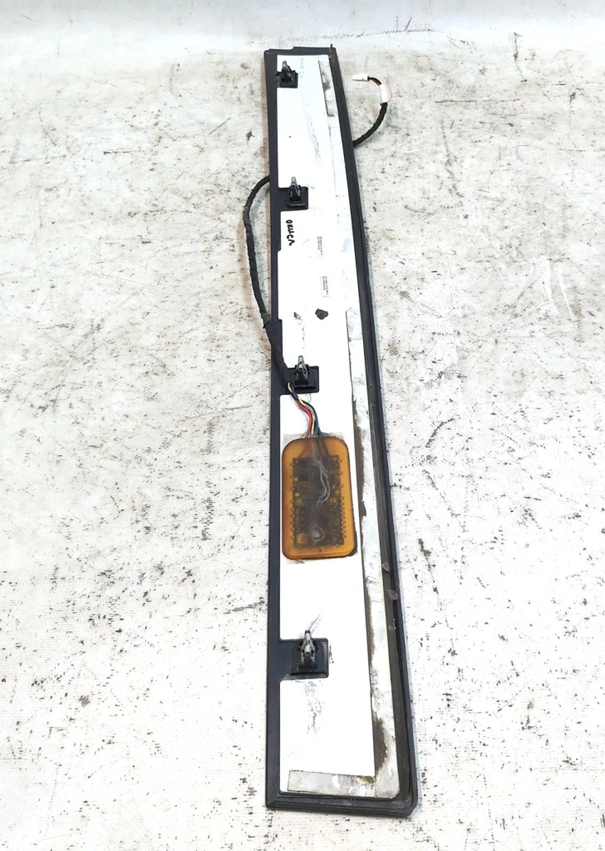 3 Накладка двери задней правой наружная нижняя с датчиком Tesla model X 1097664-00-B 1063445-00-B 1067553-00-B