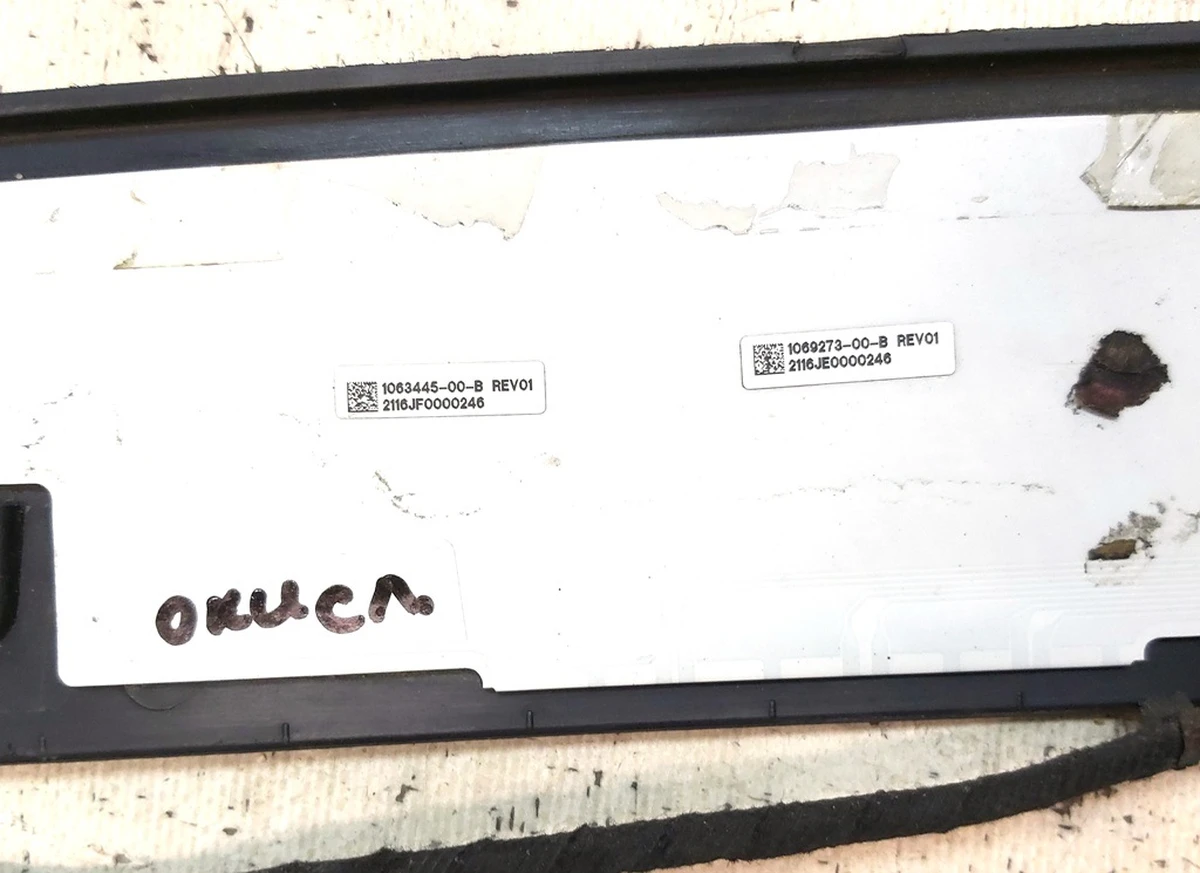 3 Накладка двери задней правой наружная нижняя с датчиком Tesla model X 1097664-00-B 1063445-00-B 1067553-00-B