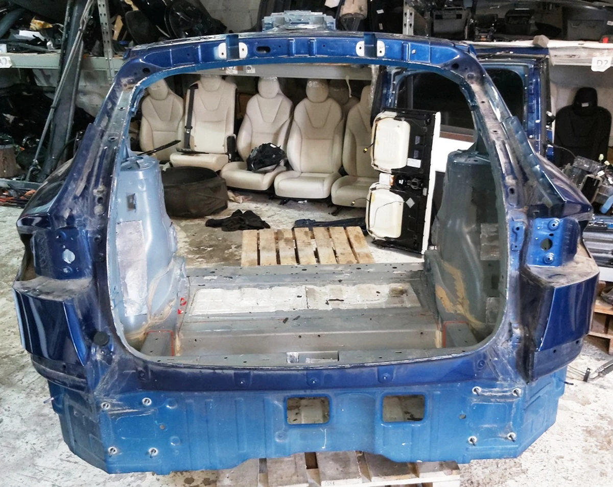 4 Body rear assembly with spine Tesla model X 1036506