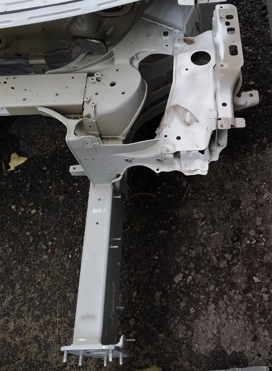 Quarter front left wing assembly with spar and wing shelf {MX} 1069415-S0-E