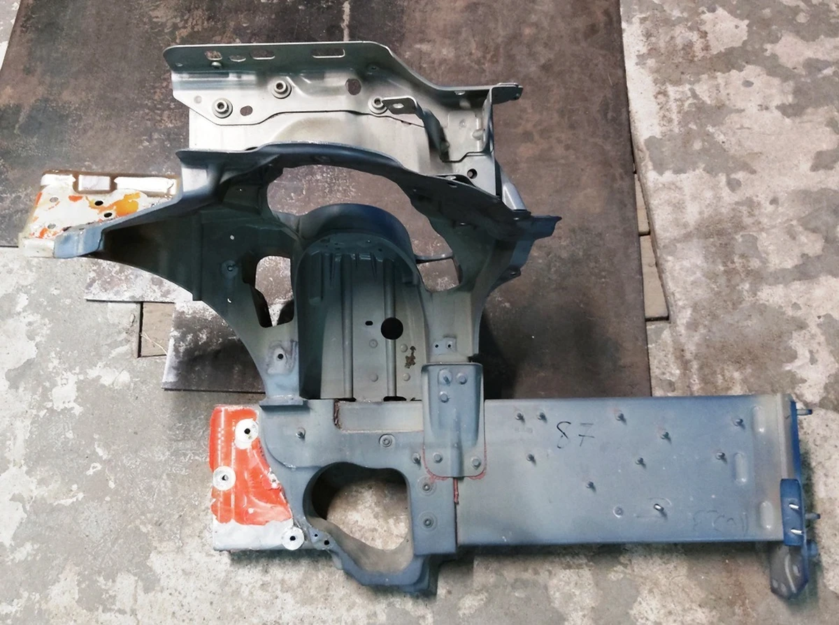 3 Чверть передні праві стакан в зборі з лонжероном і полицею крила Tesla model X 1069416-S0-E