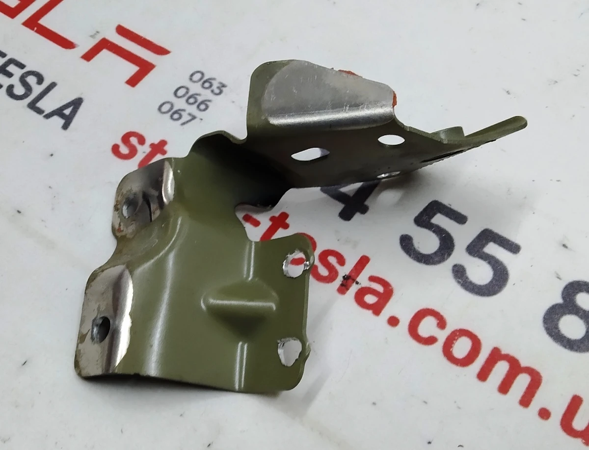 6 Чверть передня ліва кронштейн кріплення полиці крила Tesla model X 1069419-S0-A