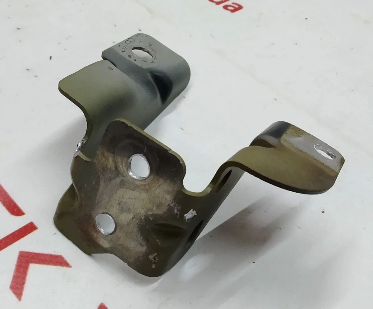 8 Чверть передня ліва кронштейн кріплення крила передній Tesla model X 1069421-S0-A