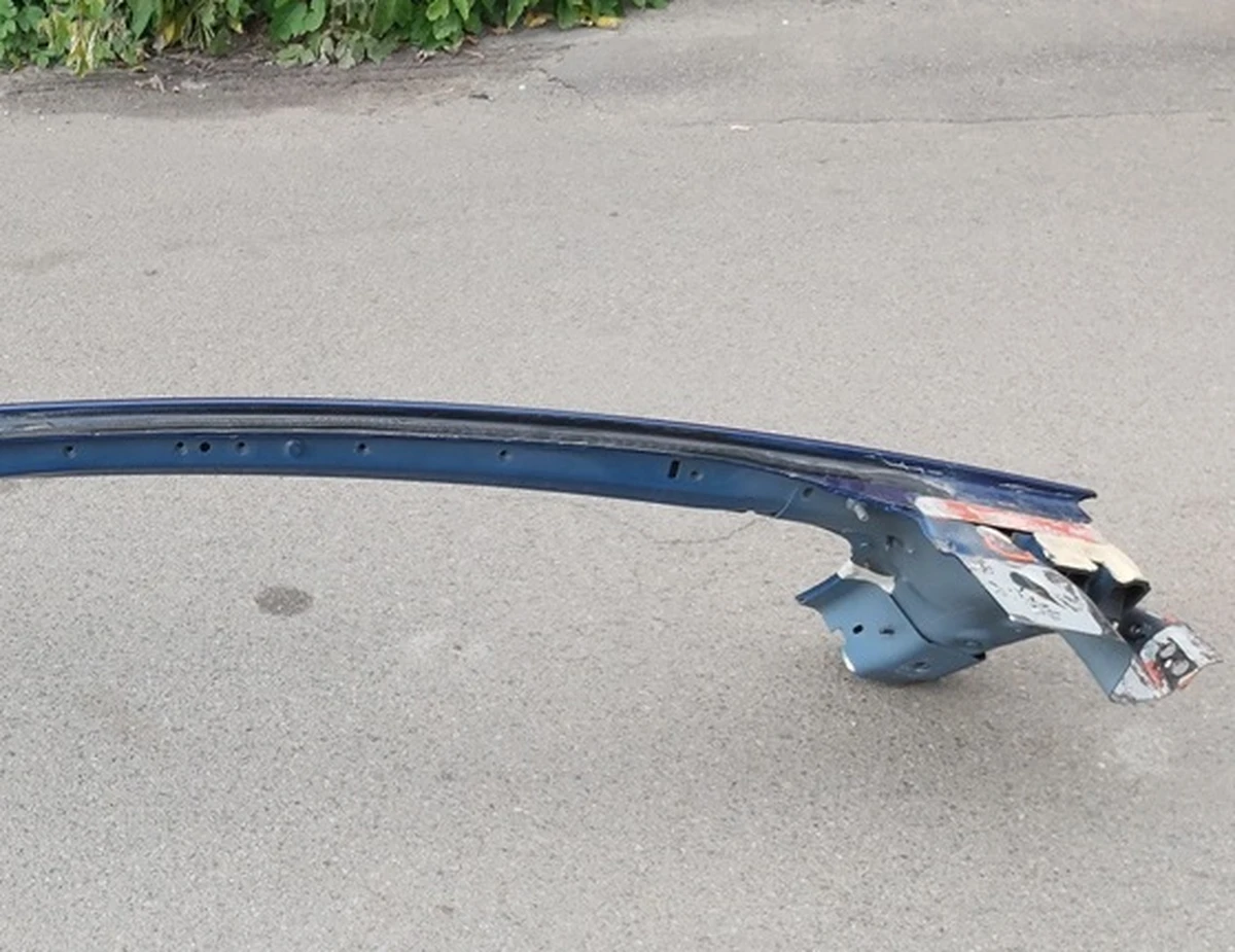 Панель даху несуча стійок А та В права Tesla Model X 1069436-S0-A