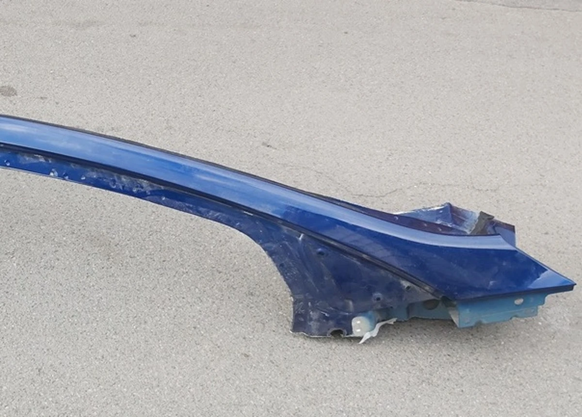 4 Панель крыши несущая стоек А и В правая Tesla Model X 1069436-S0-A