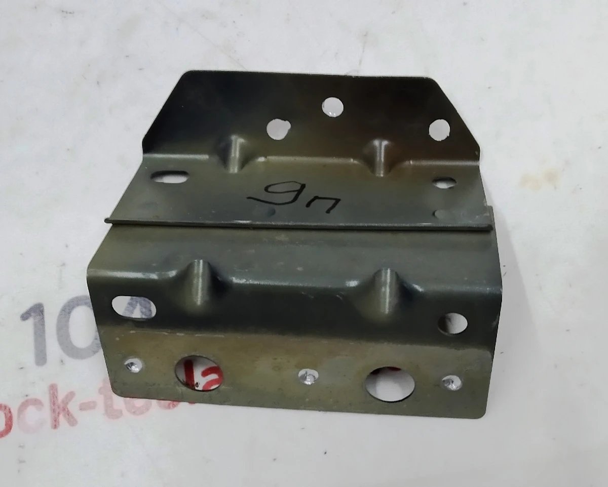6 Bracket for fastening the body panel of the roof (panels) of the A / B pillars, right, front, lower, assembly Tesla model X 1069443-S0-B