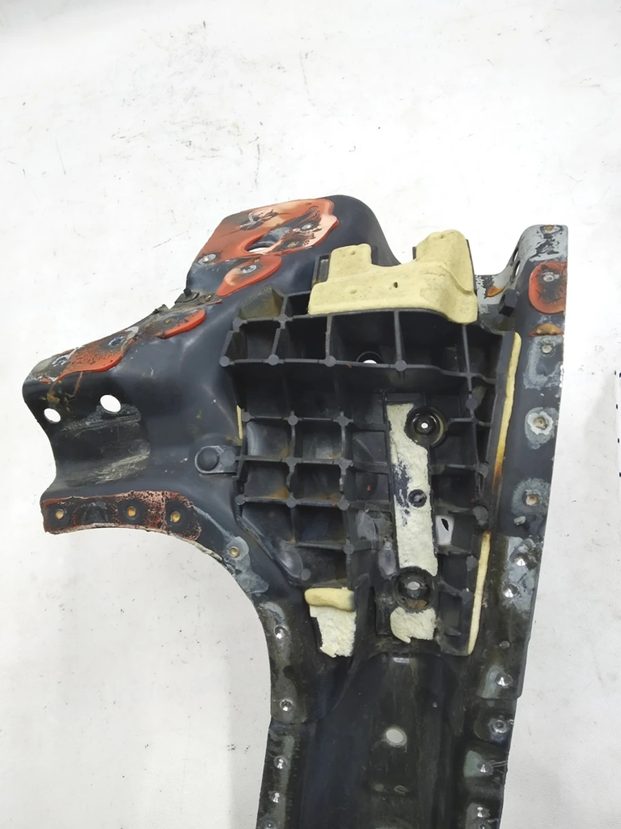 14 The body panel of the left B pillar (middle), inner with part of the mounting of the panoramic roof panel Tesla model X 1069457-S0-C