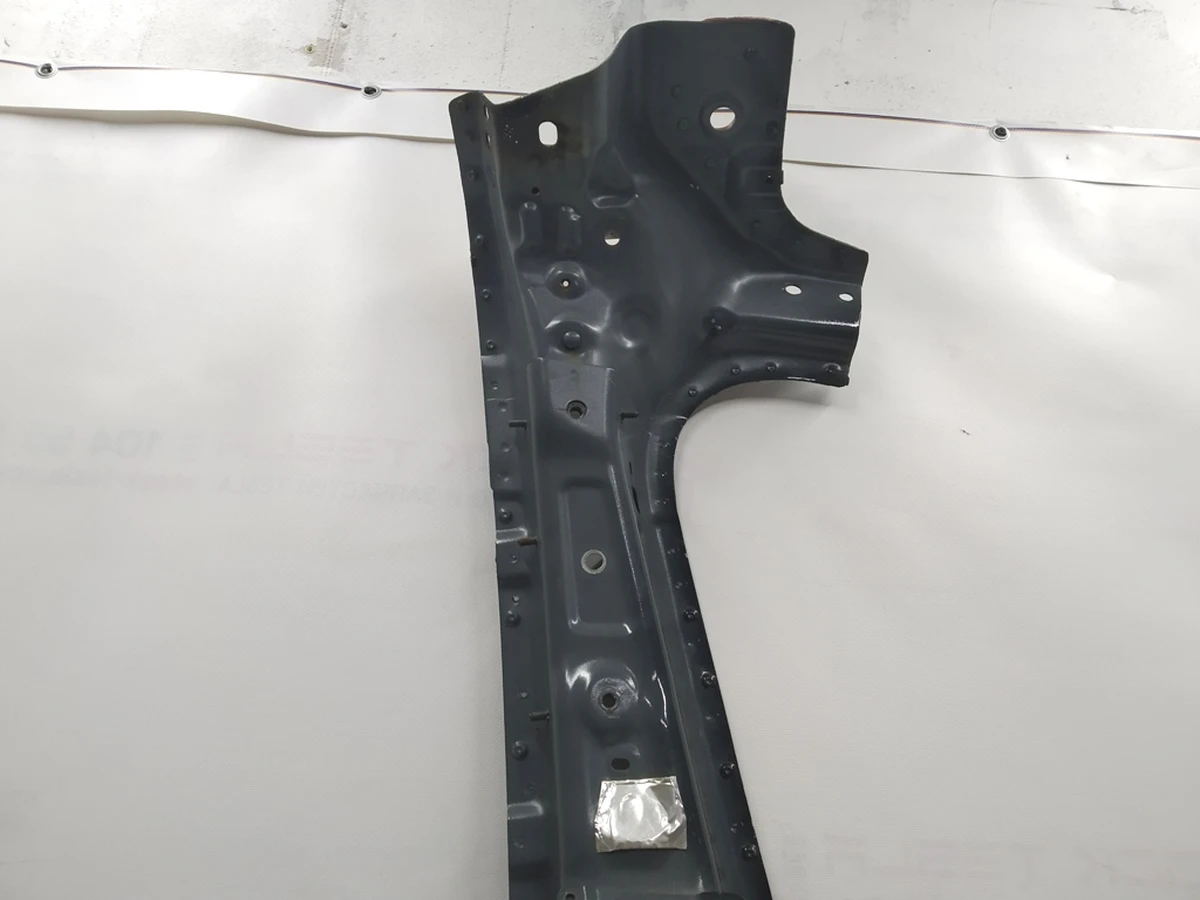 14 The body panel of the left B pillar (middle), inner with part of the mounting of the panoramic roof panel Tesla model X 1069457-S0-C
