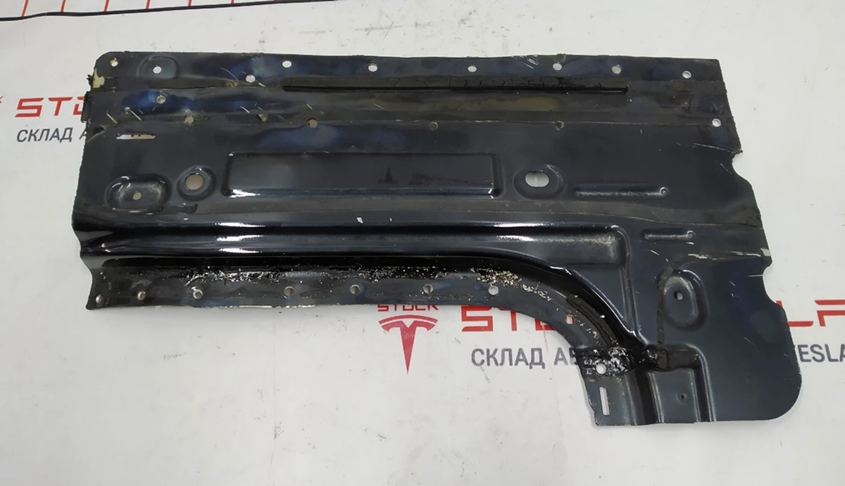 Roof body panel (panel) of the central jumper (between B-pillars) left Tesla model X 1069457-S0-C