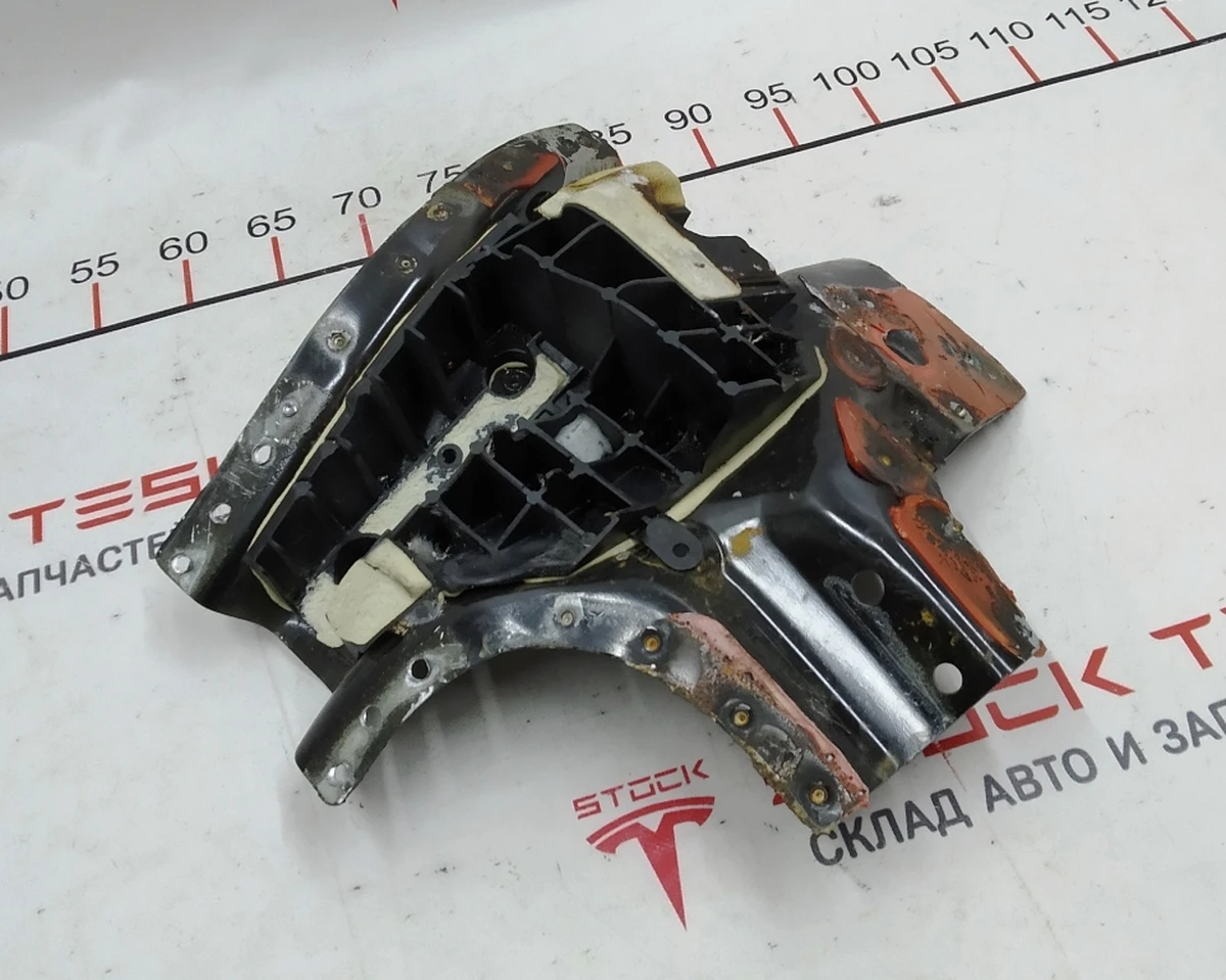 14 Кузовная панель правой стойки B (средней) верхняя Tesla model X 1069458-S0-C