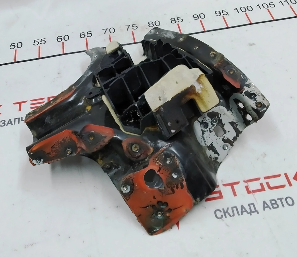 14 Кузовная панель правой стойки B (средней) верхняя Tesla model X 1069458-S0-C