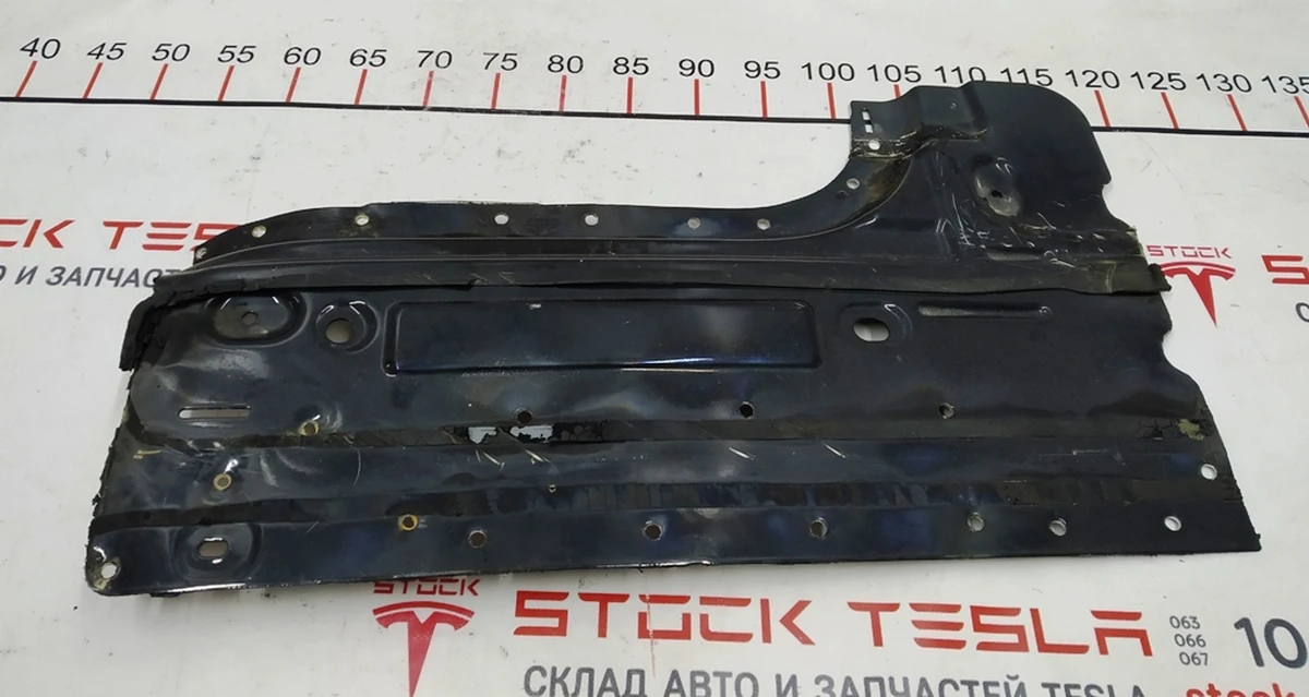 Кузовная панель крыши (филенка) центральной перемычки (между стоек B) правая Tesla model X 1069458-S0-C