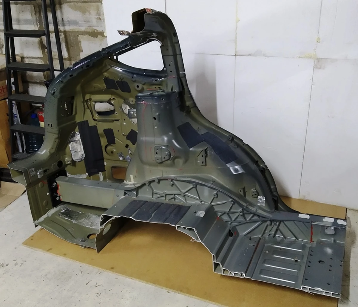 1 Quarter rear left assembly Tesla model X 1069463-S0-B