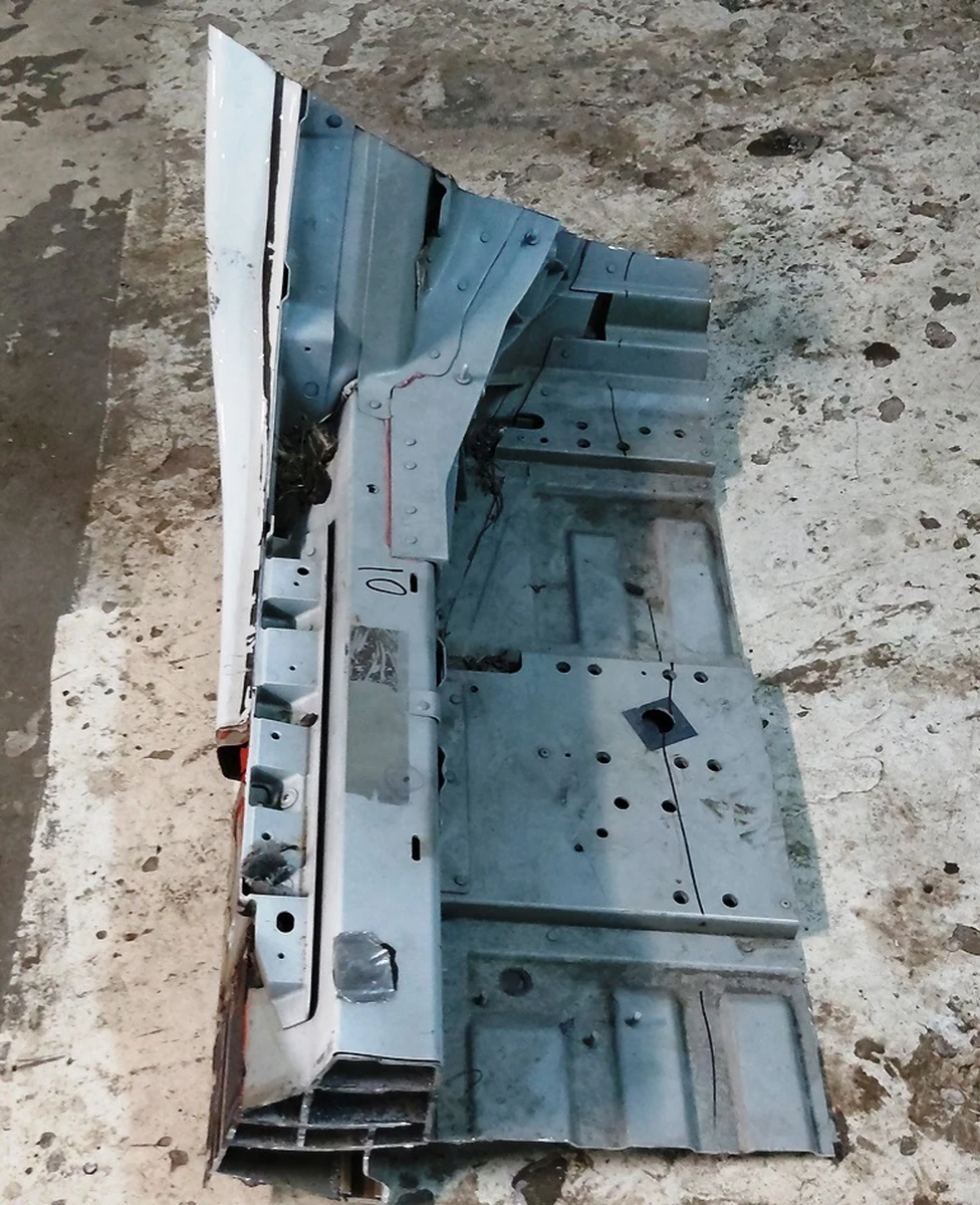 1 Чверть задня права фрагмент Tesla model X 1069464-S0-B