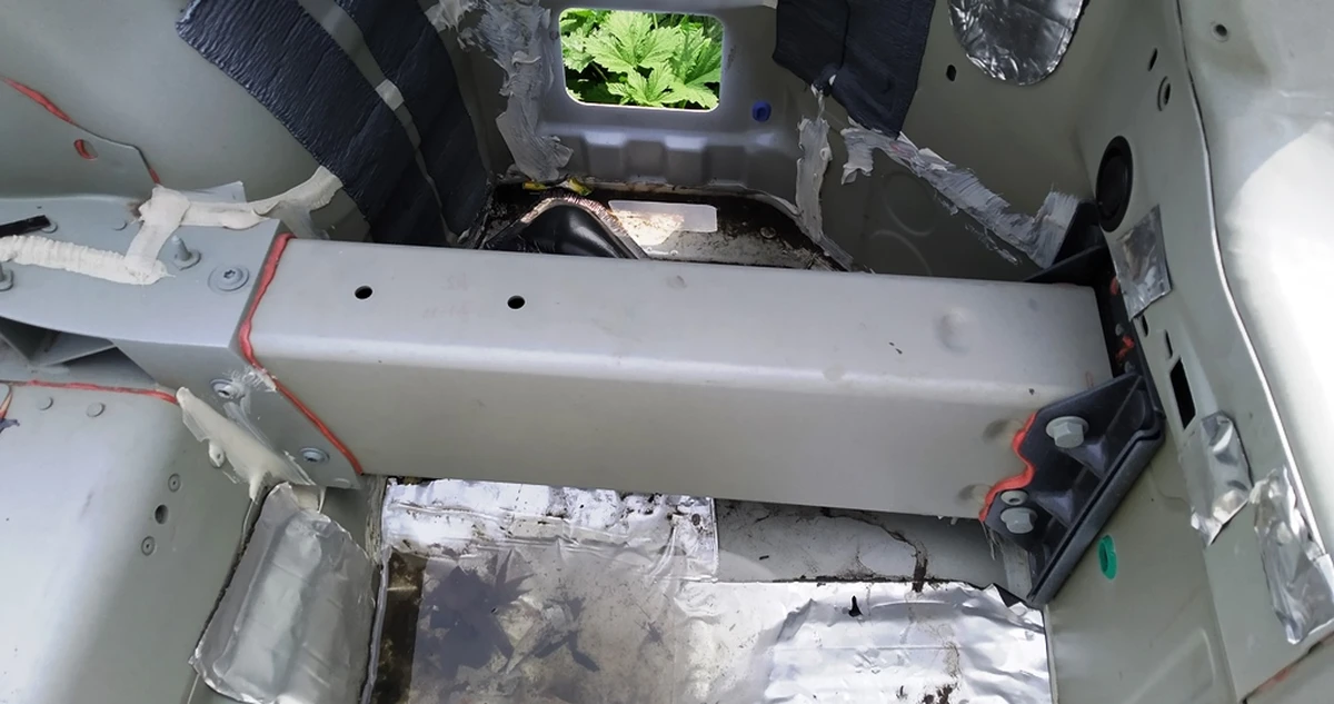 6 Четверть задняя правая лонжерон Tesla model X 1069500-S0-A