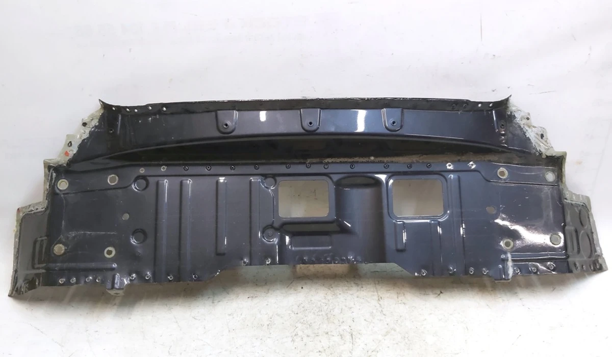 2 REAR BODY PANEL ASSEMBLY without upper side sections Tesla model X 1069501-S0-B