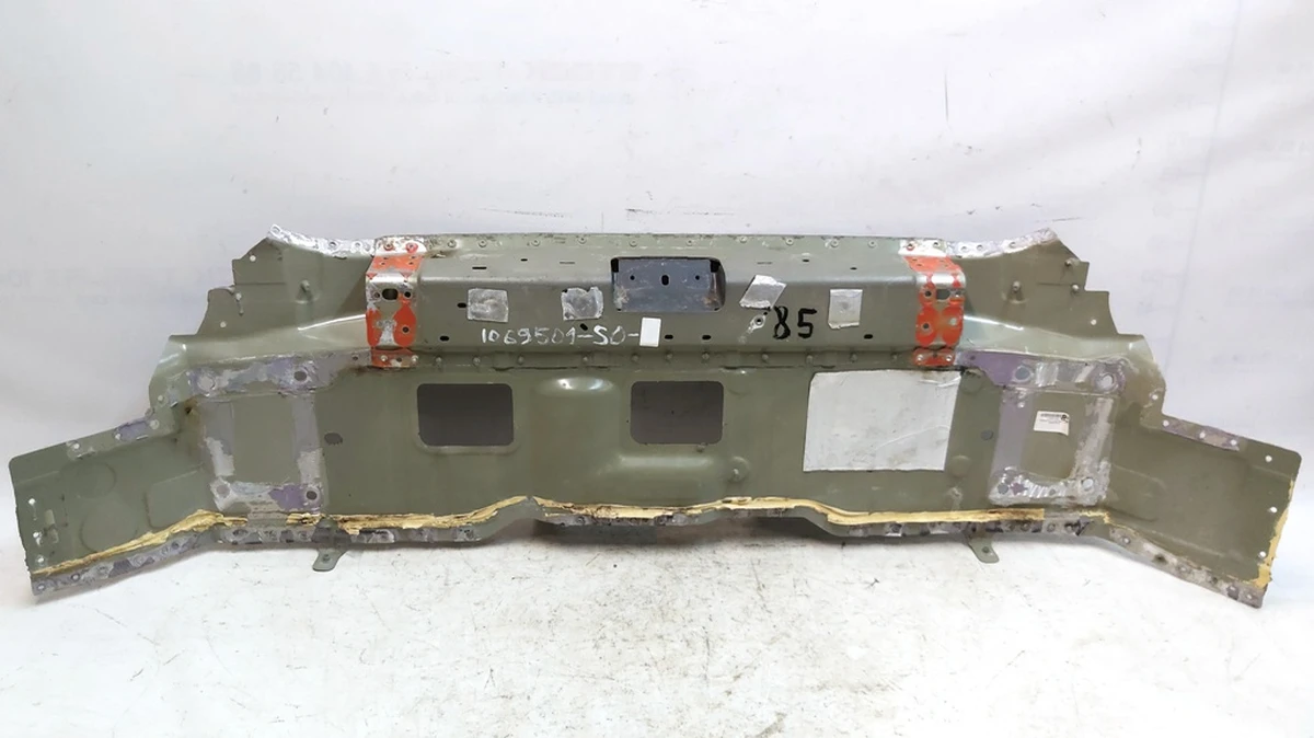 2 REAR BODY PANEL ASSEMBLY without upper side sections Tesla model X 1069501-S0-B