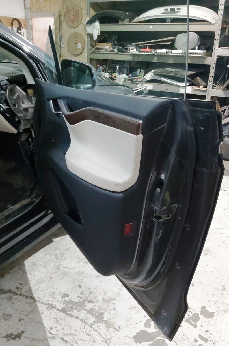 4 Двері передні праві PMNG в зборі Tesla model X 1069536-E0-C