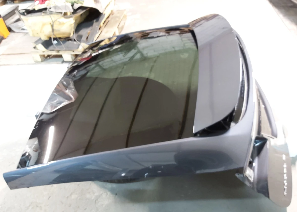 10 Кришка багажника (ляда) PMNG зі склом у частковому зборі з пошкодженням Tesla model X 1069546-E0-A