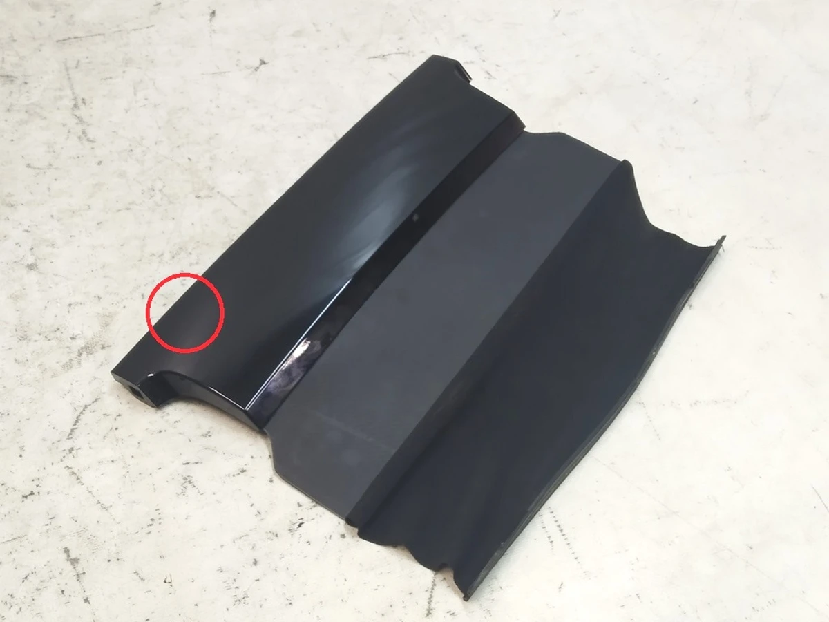 12 1st row seat front cover - HI gloss used Tesla Model S REST, Model X 1066592-00-A