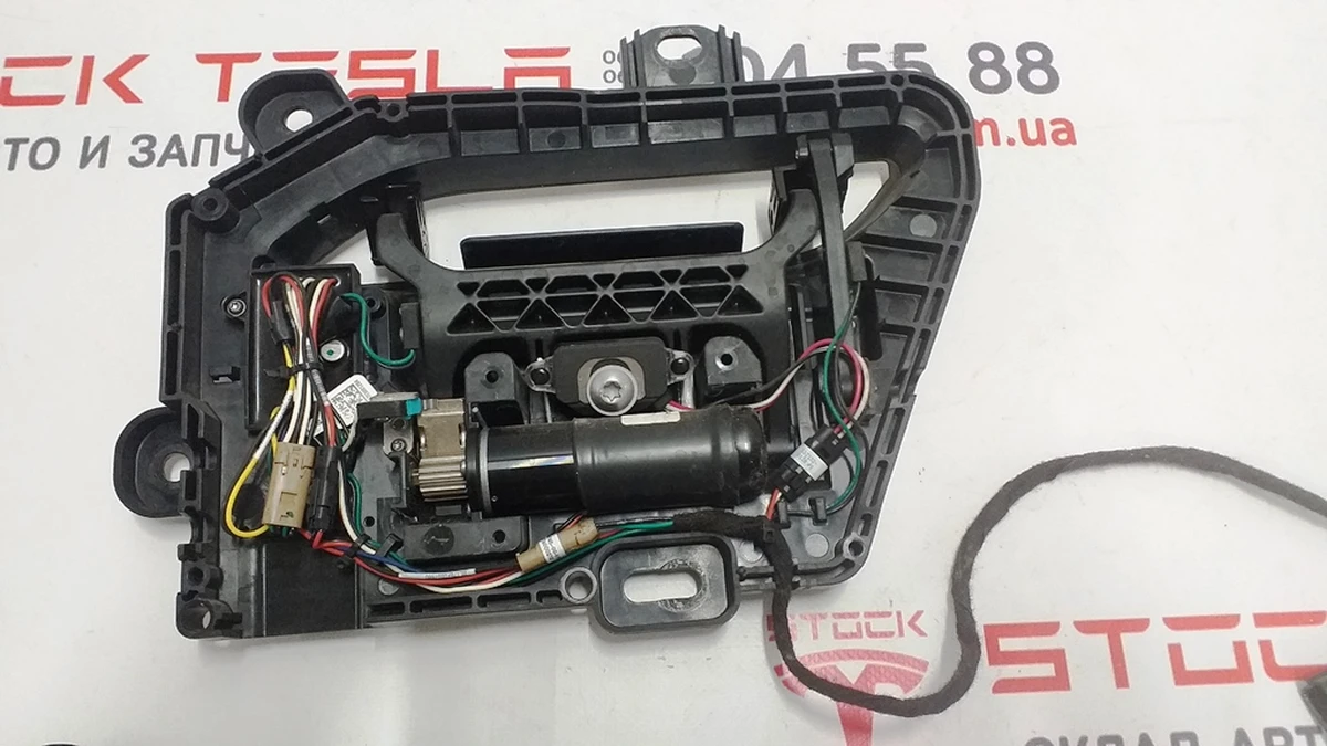 5 Механизм ручки наружной передней задней правой в сборе GEN 3.0 Tesla Model S REST 1100300-S0-A